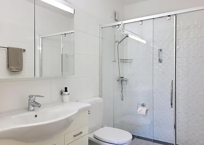 Apt- Hermosa By Interhome Apartment Locarno